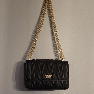 VICTORIA'S SECRET Chevron Quilt Bond SHOULDER/CROSSBODY BAG